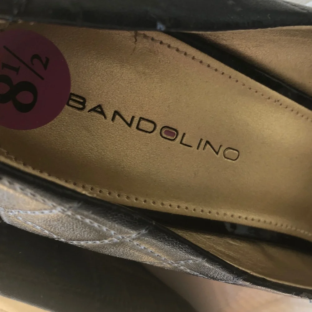 Bandolino Black Patent Leather Heels - Picture 4 of 4